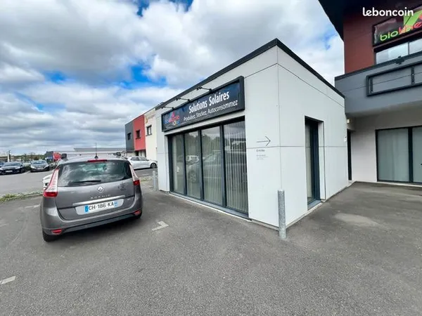 Local commercial / Bureaux 70 m² Titre : Local commercial / Bureaux 67 m² - Bâtiment récent (2017) a