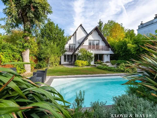 Maison 8 pièces 194 m²