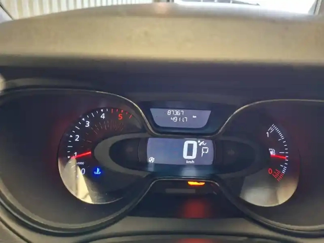 Renault Captur dci 90 energy edc — photo 17