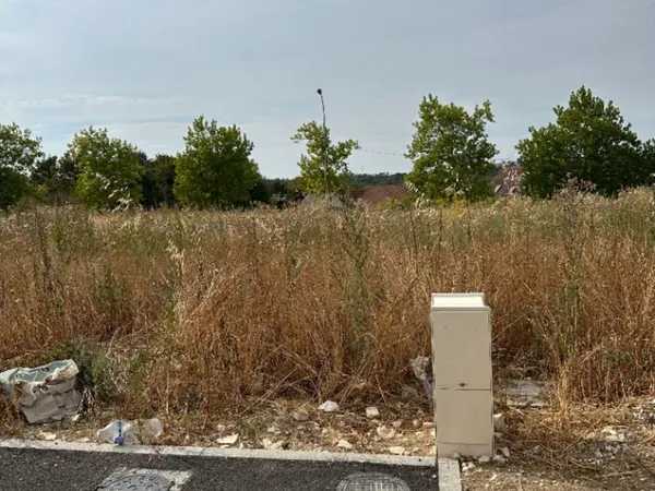 Terrain 408 m²
