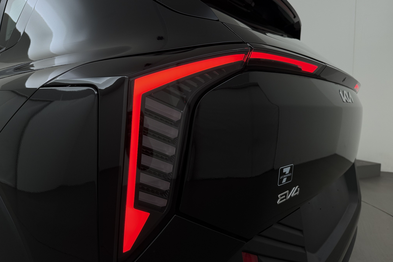 Kia EV4 — photo 19