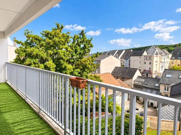 Évreux F3 au dernier étage avec balcon - Ascenseur - Parki