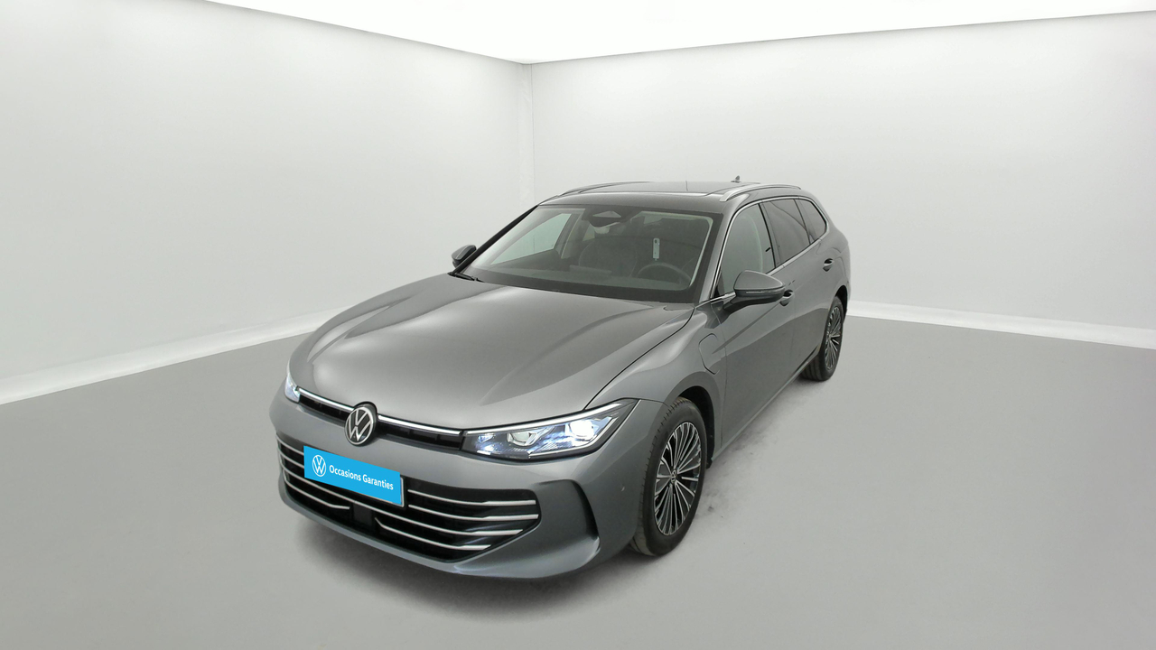 Volkswagen Passat 1.5 eHybrid 204 DSG6 — photo 1