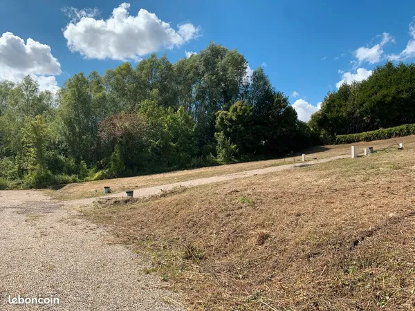 Terrain a bâtir a CHAMPAGNE-SUR-OISE