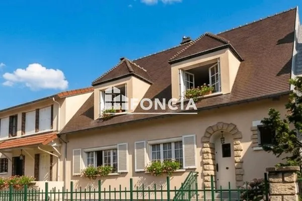 Maison 9 pièces 196 m²