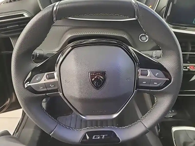 Peugeot 208 puretech 100 s&amp;s bvm6 — photo 9