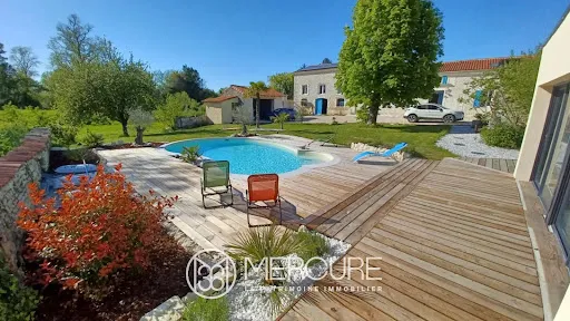 Maison 9 pièces 380 m²