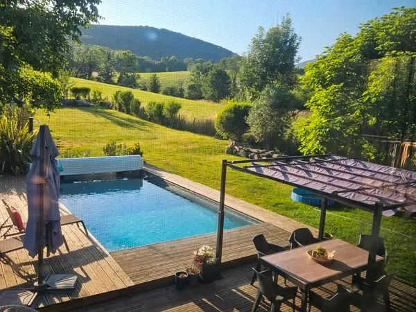 Maison T6 lumineuse individuelle 175m² avec piscine et vue Pyrénées
