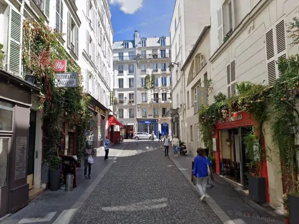 Location pure local commercial Secteur Abbesses