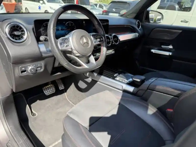 Mercedes Glb 200 d amg line — photo 9