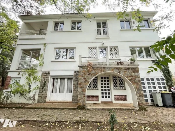 Maison 9 pièces 235 m²