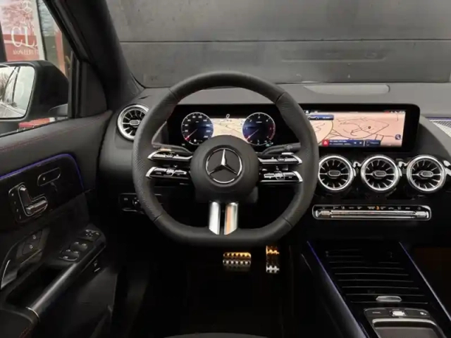 Mercedes Gla 200 d amg line — photo 15