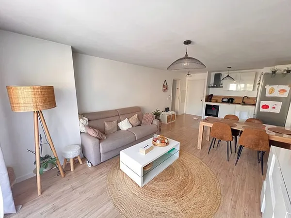 Appartement Nanteuil Les Meaux 3 pièces 63 m², 2 stationnements, balcon.