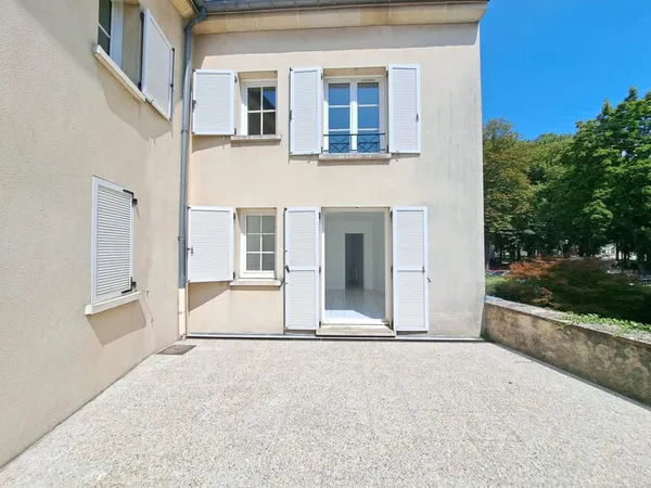 Bureaux à vendre Senlis 2 pièces plein coeur de Senlis