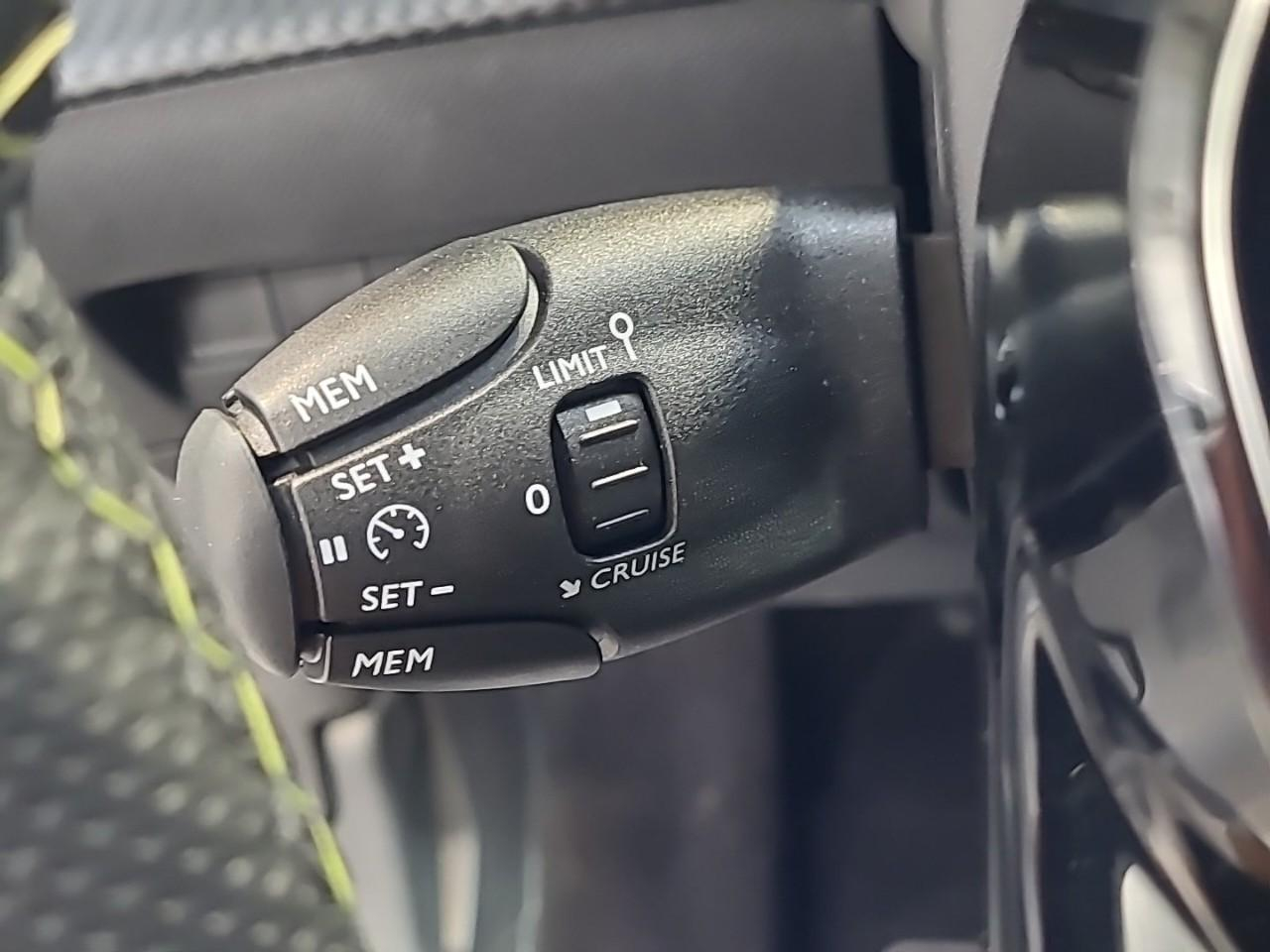Peugeot 2008 electrique 156 ch 54 kwh gt — photo 23