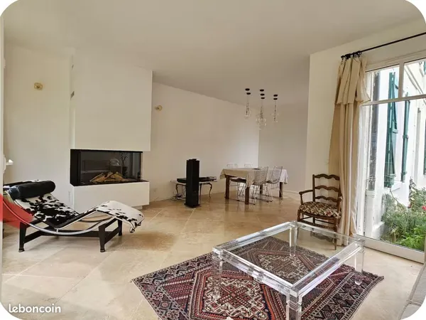 Maison rénovée avec cachet de l'ancien, vue mer