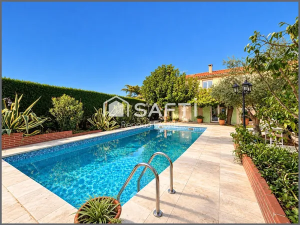Maison traditionnelle T7 de 184 m² avec dépendances