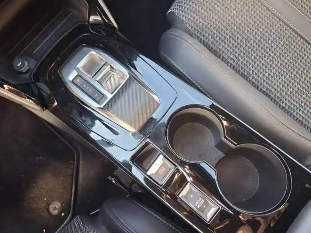 Peugeot 208 puretech 100 s&amp;s eat8 — photo 21