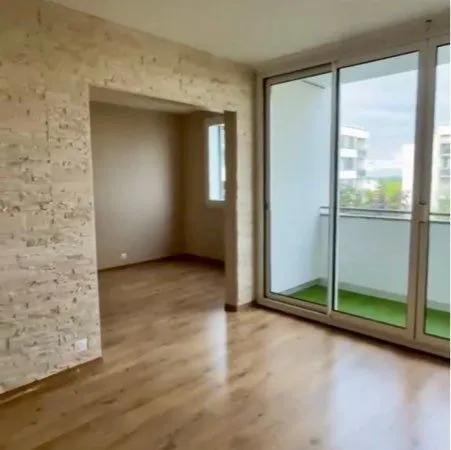 Appartement F3/F4, 74m2 avec balcon