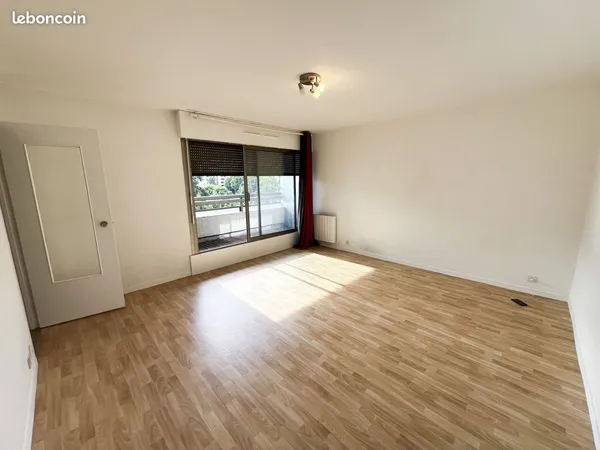 Studio 1 pièce 33 m²