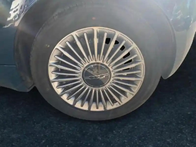 Fiat 500 e 118ch pack confort my23 — photo 11