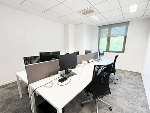 Bureaux 1145 m²