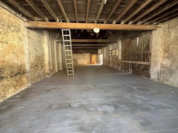 Bien agricole 1 pièce 150 m²