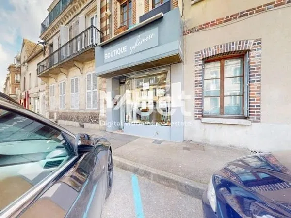 Local 4 pièces 150 m²