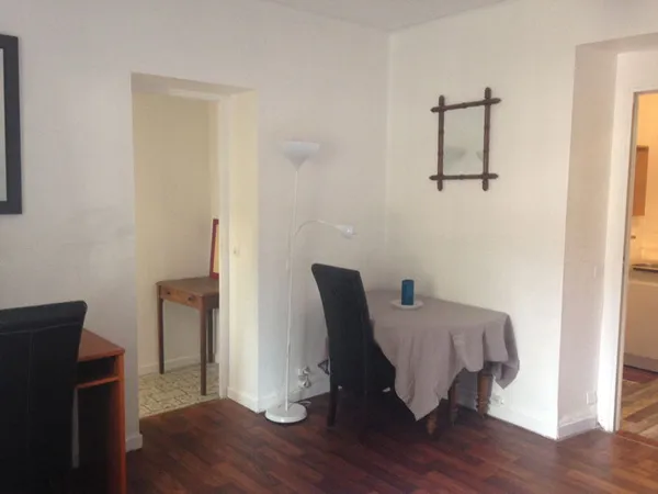 Loue studio étudiant meublé de 25 m2 au rond point de Paris