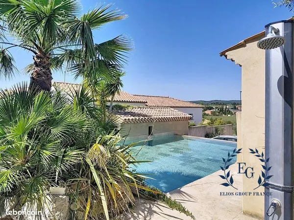 Maison 10 pièces 260 m²