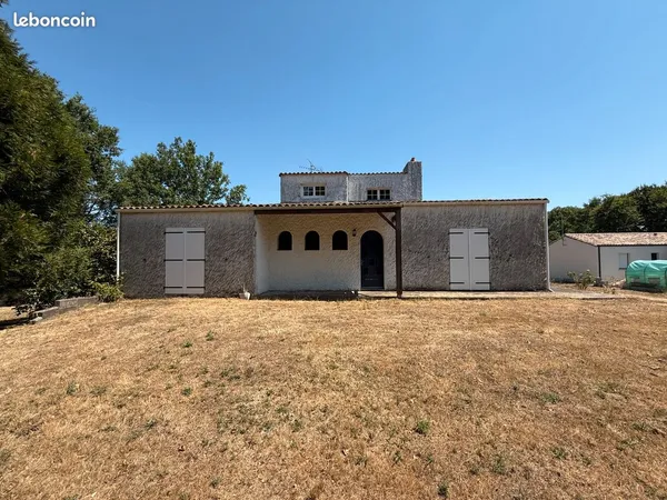 MAISON FAMILIALE 134 M² + 3 chambres + GRAND SOUS-SOL - TERRAIN 1 000 M² - LANDERONDE