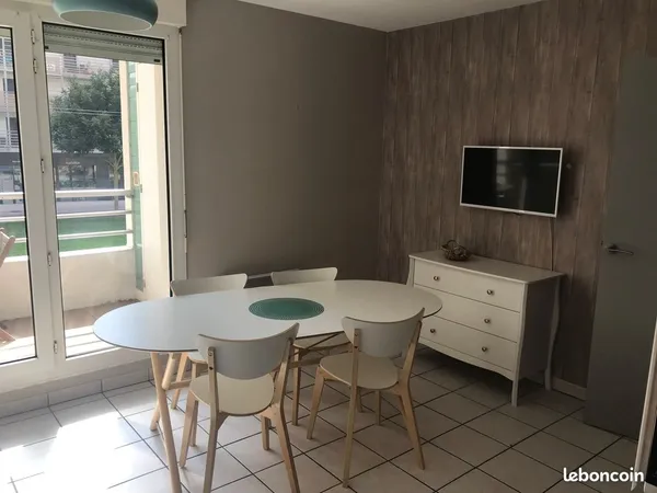 🏢 studio meublé proche place de la république