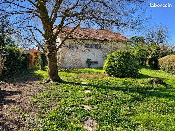 Belle maison familiale 200m² avec T2 indépendant - Meyzieu centre