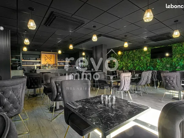 Restaurant 147 m² SAINT ANDRE DE CORCY