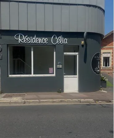 Trois. Pièces Courcelles sur mer