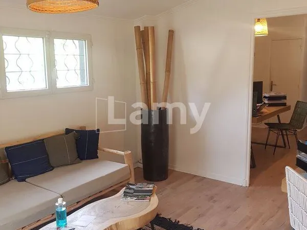 Local commercial 2 pièces 38 m²