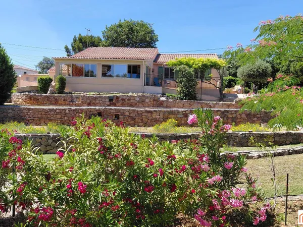 Maison de 146 m2 avec piscine parcelle de 2840 m2