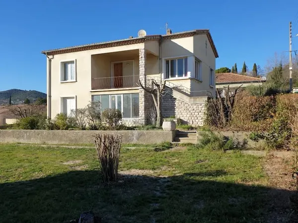 Maison 8 pièces 142 m²