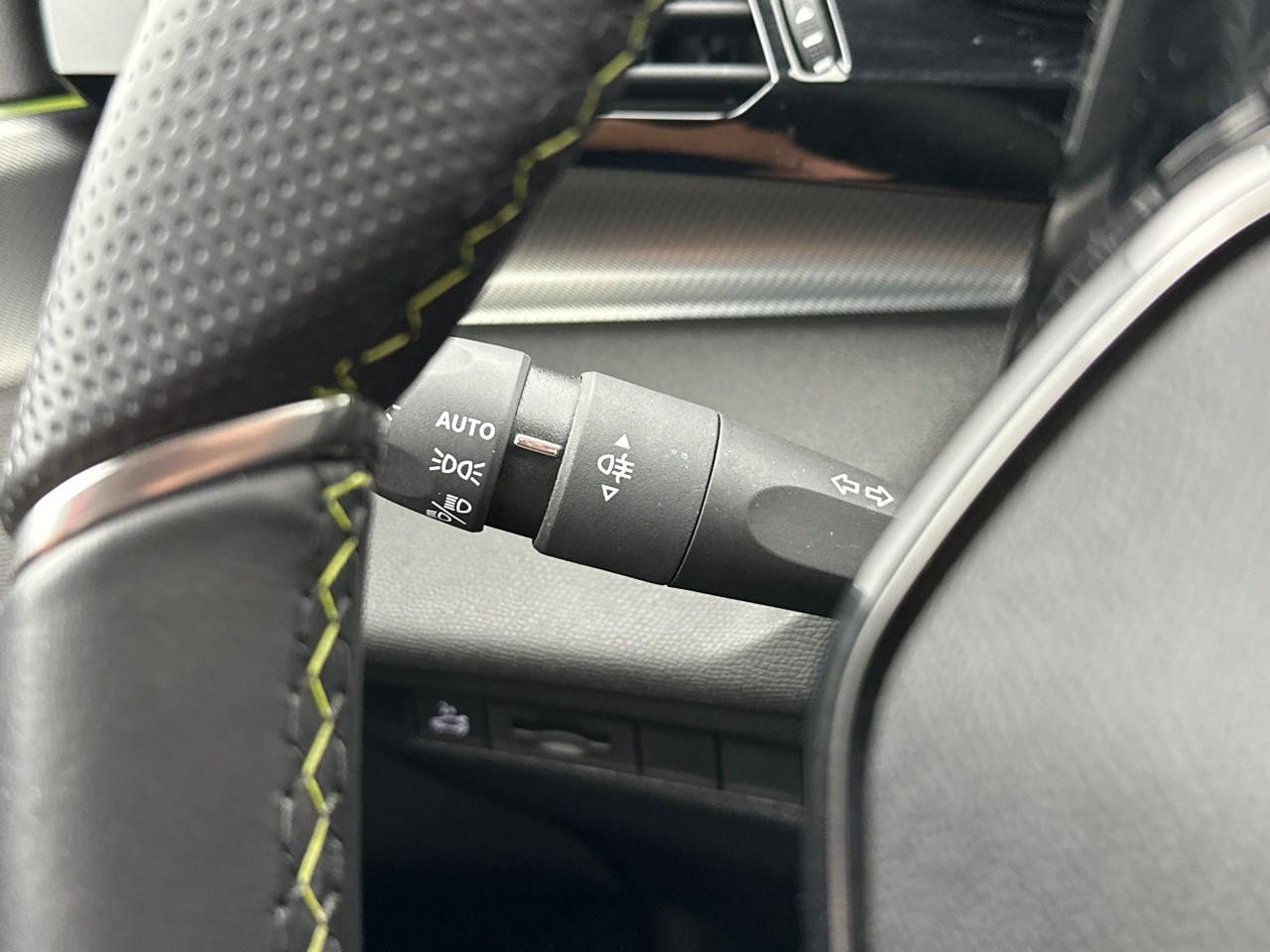 Peugeot 308 sw puretech 130ch s&s eat8 gt — photo 18