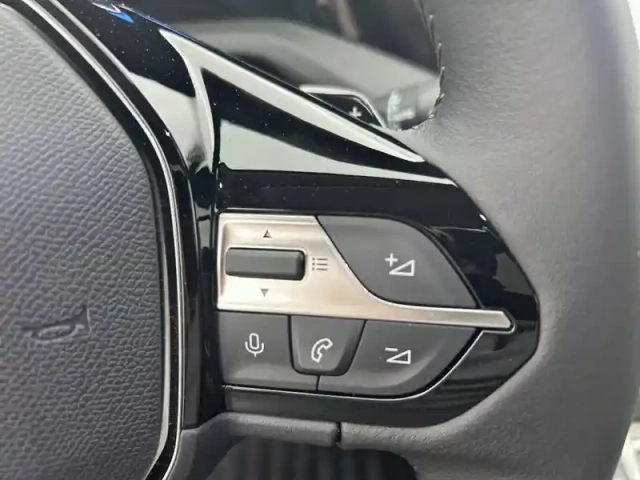 Peugeot 308 sw hybrid 145 e-dcs6 — photo 22