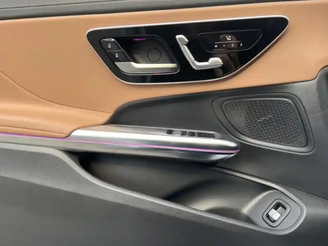 Mercedes Cle 220 d amg line coupé — photo 19