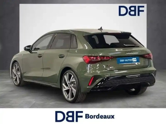 Audi A3 tfsi mild hybrid 150 s tronic 7 s line — photo 3