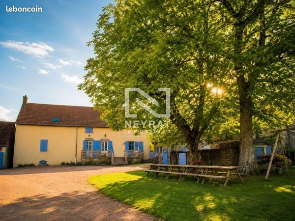 Propriété 12 pièces 200 m²