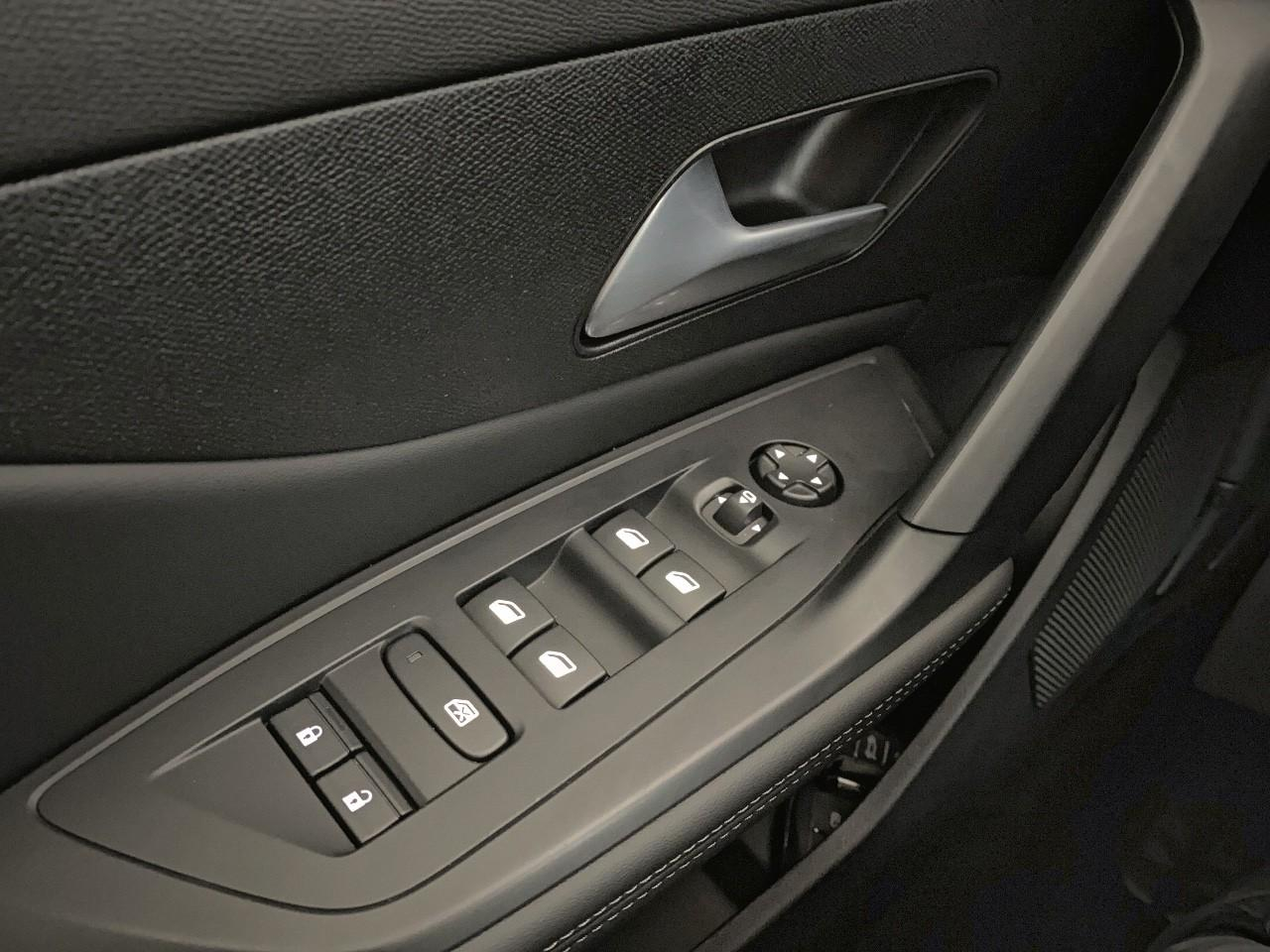 Peugeot 308 hybrid 145 e-dcs6 allure — photo 20