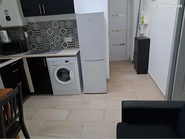 Petit T2 meublé bien situé à louer