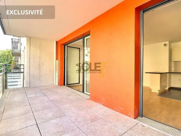 3 pièces avec terrasse - centre ville - 2015