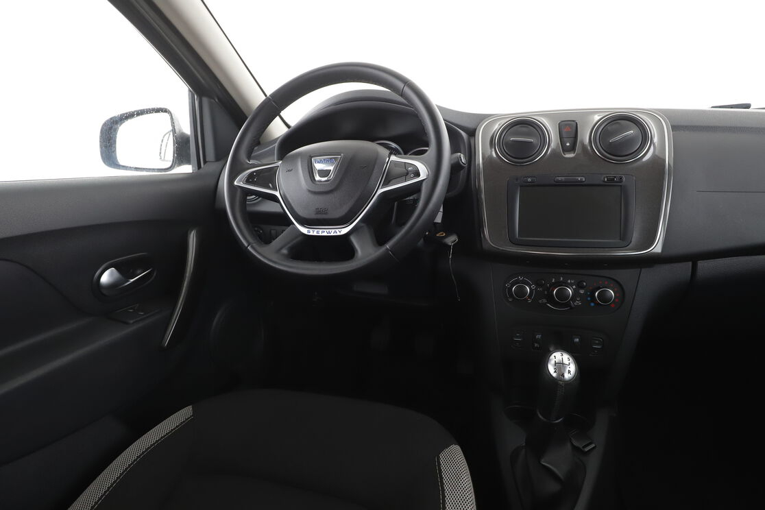 Dacia Sandero Stepway 0.9 TCe — photo 12