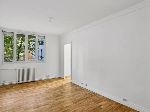 Place Saint Charles - T3 RÉNOVÉ, TRANSFORMABLE EN GRAND T2 avec CAVE ET CELLIER