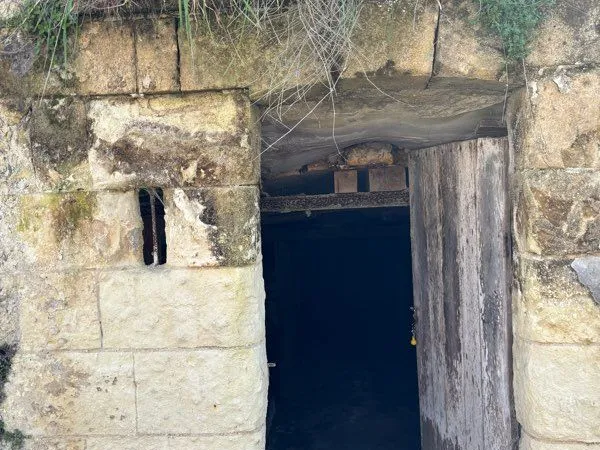 Cave loches