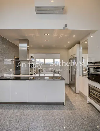 Appartement 4 pièces 140 m²